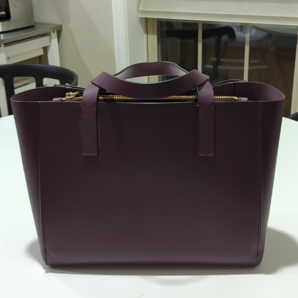 Beautiful Kate Spade Bag with Detachable Shoulder Strap, Plum, Never Used - Picture 2 of 5